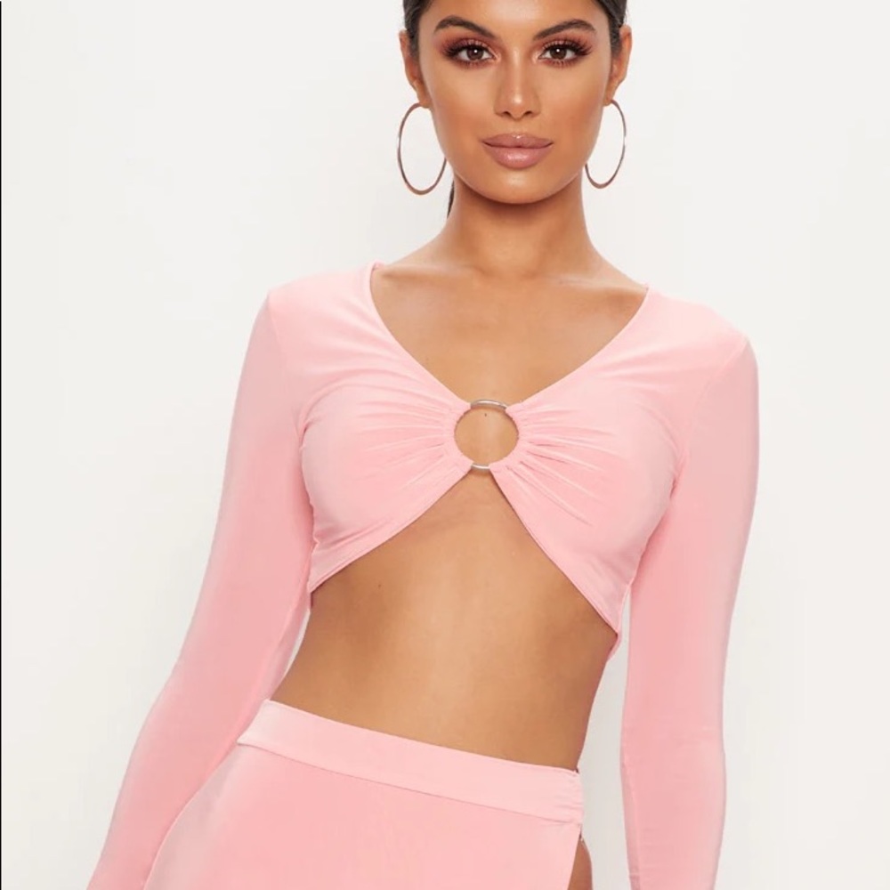 PRETTYLITTLETHING CROP